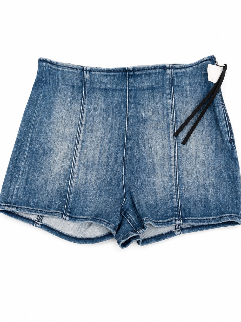 NWT Express Jeans high-waisted denim shorts in size 4